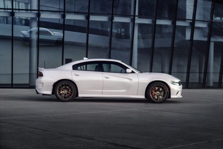 Dodge Charger SRT Hellcat 2015: 717 CV y 328 km/h de velocidad máxima en una berlina