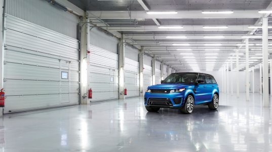 Range Rover Sport SVR: 550 CV enfrascados bajo un SUV