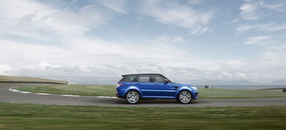 Range Rover Sport SVR: 550 CV enfrascados bajo un SUV