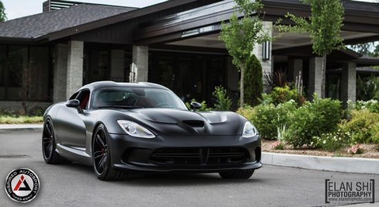 Inspired Autosport lanza el SRT Viper Frozen Black, una bestia de 700 caballos