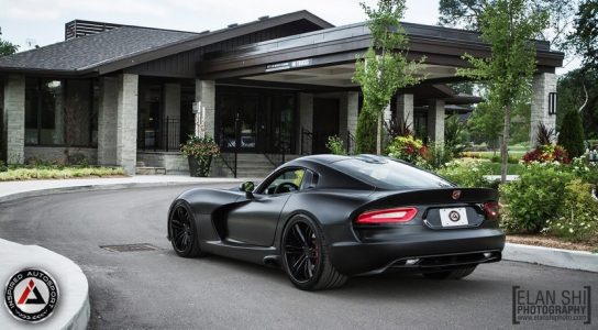 Inspired Autosport lanza el SRT Viper Frozen Black, una bestia de 700 caballos