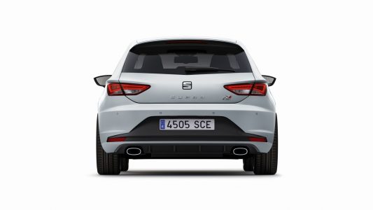 El SEAT León Cupra estrena los paquetes Black Line, White Line y Performance Pack