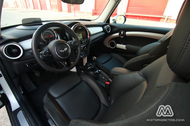 Prueba: Mini Cooper 2014 (equipamiento, comportamiento, conclusión)