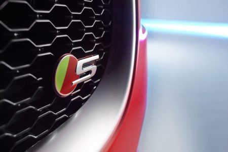 Jaguar-XE-9