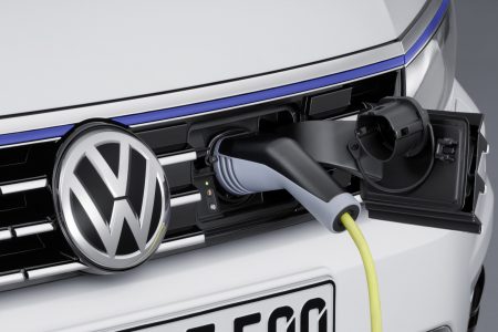 Volkswagen Passat GTE plug-in hybrid: También estará en París