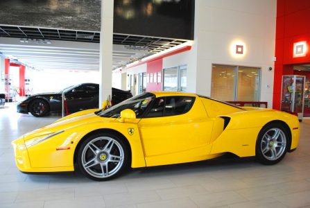 A la venta un Ferrari Enzo con 3.500 km