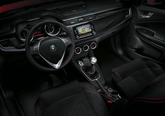 París 2014: Alfa Romeo Giulietta Sprint, estrenando nueva motorización 3