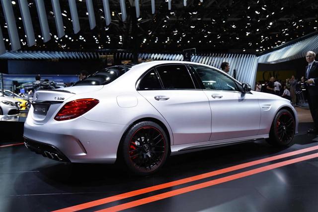 París 2014: Mercedes C 63 AMG y C 63 AMG Estate