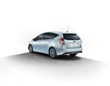 toyota_prius_2015_3