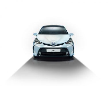 toyota_prius_2015_5
