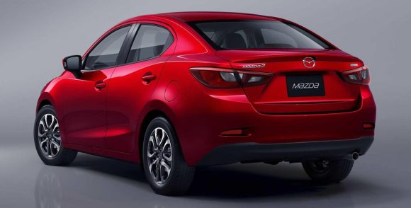 Mazda2 Sedan 2015: Tres cuerpos para el pequeñín nipón
