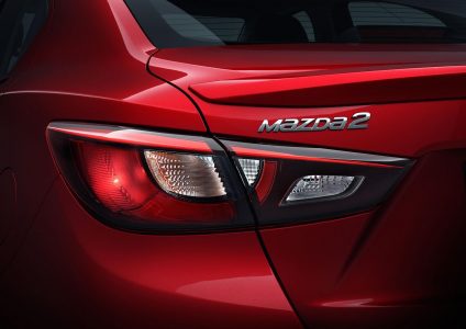 Mazda2 Sedan 2015: Tres cuerpos para el pequeñín nipón