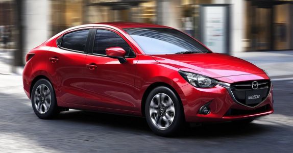 Mazda2 Sedan 2015: Tres cuerpos para el pequeñín nipón