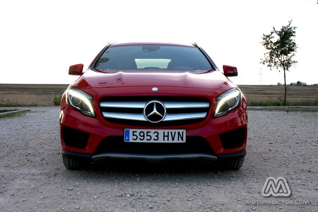 Prueba: Mercedes Benz GLA 220 CDI 4MATIC (diseño, habitáculo, mecánica)