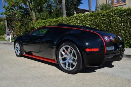 A la venta el único Bugatti Veyron Grand Sport rojo y negro