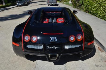 A la venta el único Bugatti Veyron Grand Sport rojo y negro