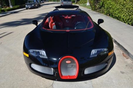 A la venta el único Bugatti Veyron Grand Sport rojo y negro