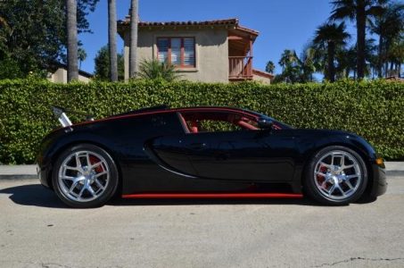 A la venta el único Bugatti Veyron Grand Sport rojo y negro