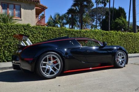 A la venta el único Bugatti Veyron Grand Sport rojo y negro