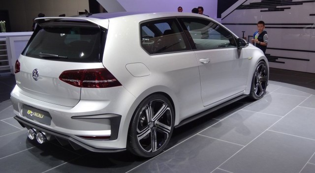 Volkswagen fabricará el Golf R 400 en 2015