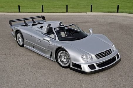 A la venta uno de los seis Mercedes CLK GTR Roadster fabricados