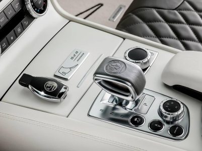 Mercedes-Benz-SL-63-AMG-World-Champion-2014-4