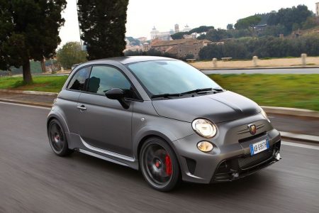 Abarth 695 Biposto: Radicalidad en forma de pelotilla italiana