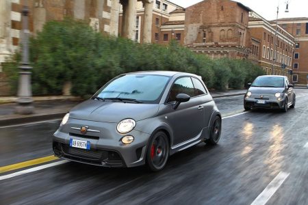 Abarth 695 Biposto: Radicalidad en forma de pelotilla italiana