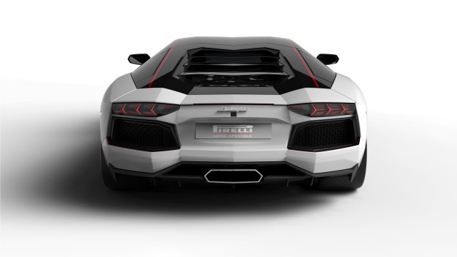 Lamborghini Aventador LP700-4 Pirelli Edition