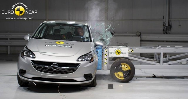?ltimos resultados Euro NCAP: Land Rover se corona, Dacia se estrella 3