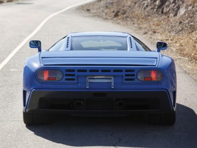 A subasta un Bugati EB110 GT