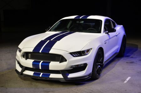 Subastan por 1 millón de dólares el primer Shelby GT350R