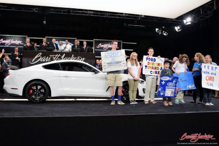Subastan por 1 millón de dólares el primer Shelby GT350R