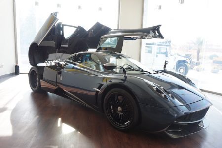 A la venta el único Pagani Huayra azul del mercado