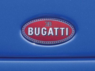 A subasta un Bugati EB110 GT