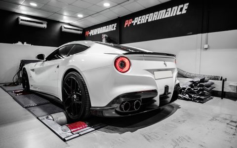 Ferrari F12berlinetta bajo el rodillo de PP-Performance