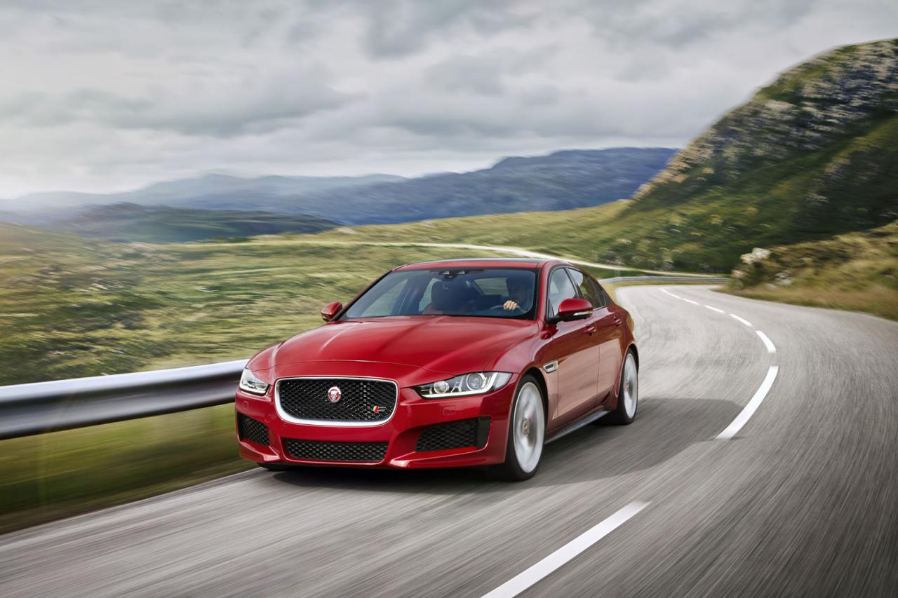 Jaguar presenta el XE en el Salón de Detroit 2