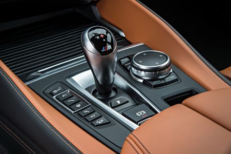 2015-BMW-X6M-121