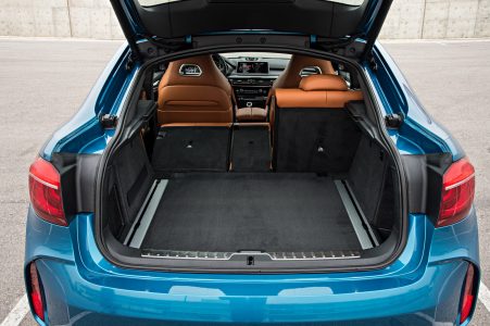 2015-BMW-X6M-147
