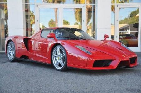 Ponen a la venta un Ferrari Enzo con 8.150 kilómetros