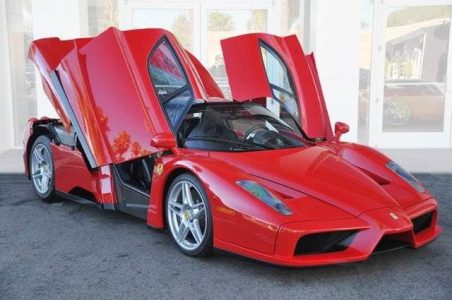 Ponen a la venta un Ferrari Enzo con 8.150 kilómetros