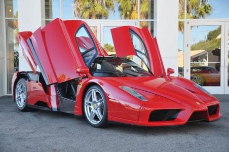 Ponen a la venta un Ferrari Enzo con 8.150 kilómetros