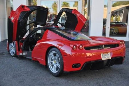 Ponen a la venta un Ferrari Enzo con 8.150 kilómetros