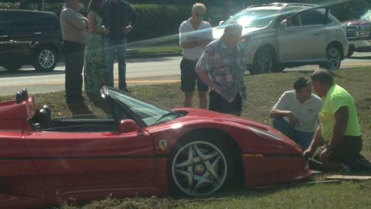 Estrellan un Ferrari F50 en Florida