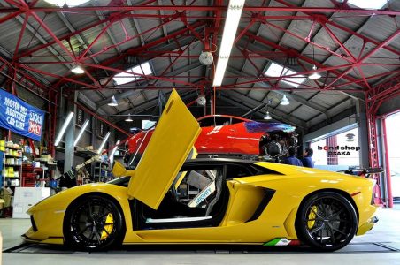 Un Lamborghini Aventador bajo el rodillo japonés de Bond Style