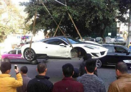 Un Mansory Siracusa como protagonista del último accidente chino