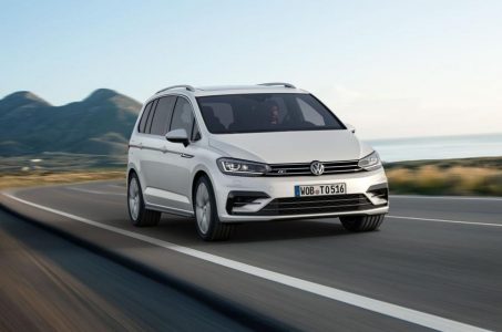 volkswagen-touran-2015-201520186_3.jpg