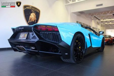 A la venta un Lamborghini Aventador Roadster 50th Anniversario