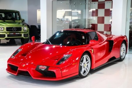 A la venta un Ferrari Enzo en Dubai