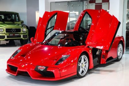 A la venta un Ferrari Enzo en Dubai